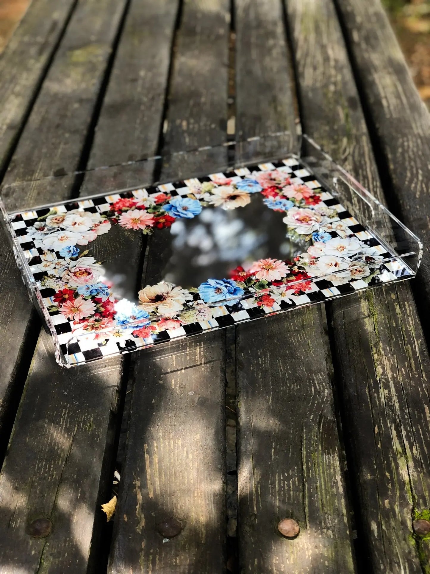 Çiçek Desenli Siyah Beyaz Kareli Pleksi Tepsi QueenBeeIstanbul