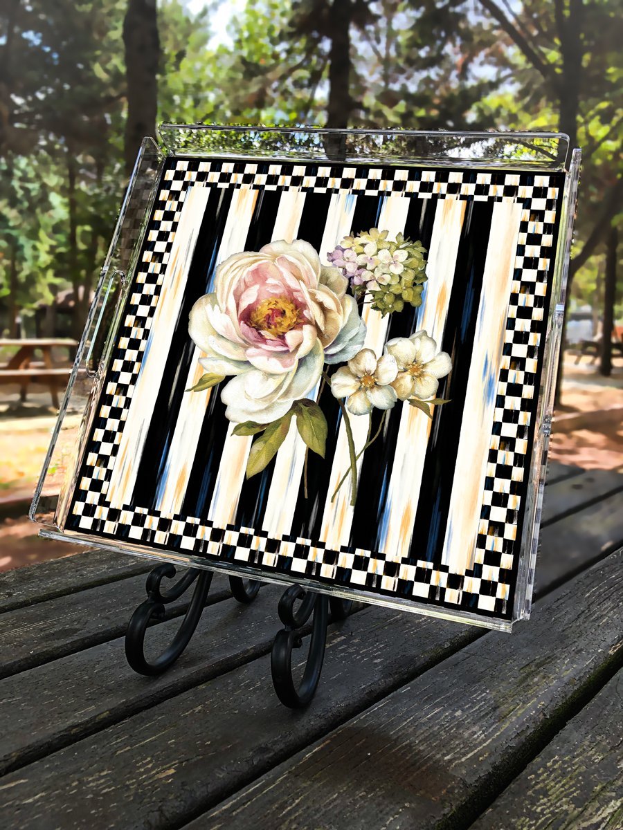 Checkered Flower Pattern Tray