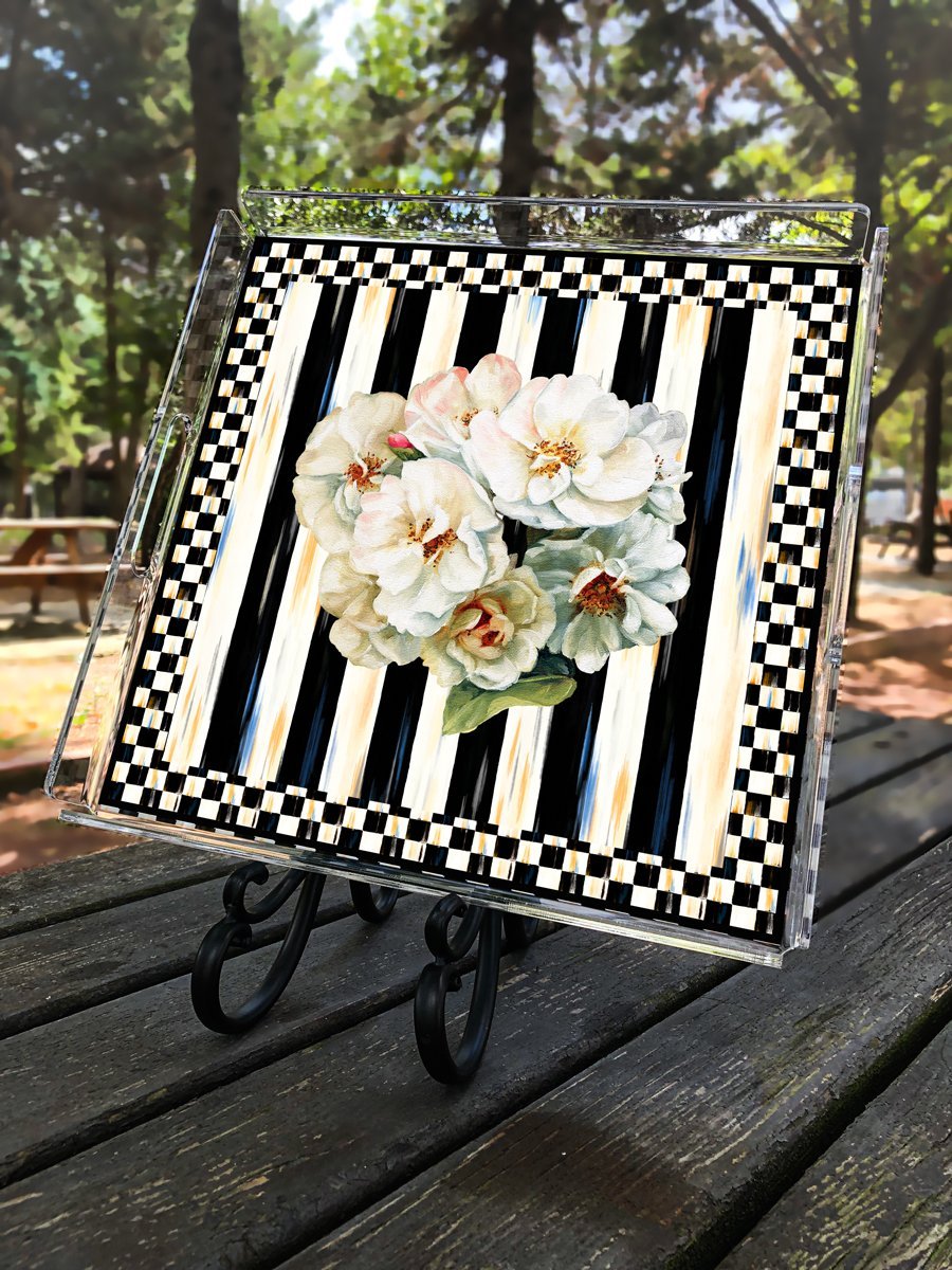 Checkered Flower Pattern Tray