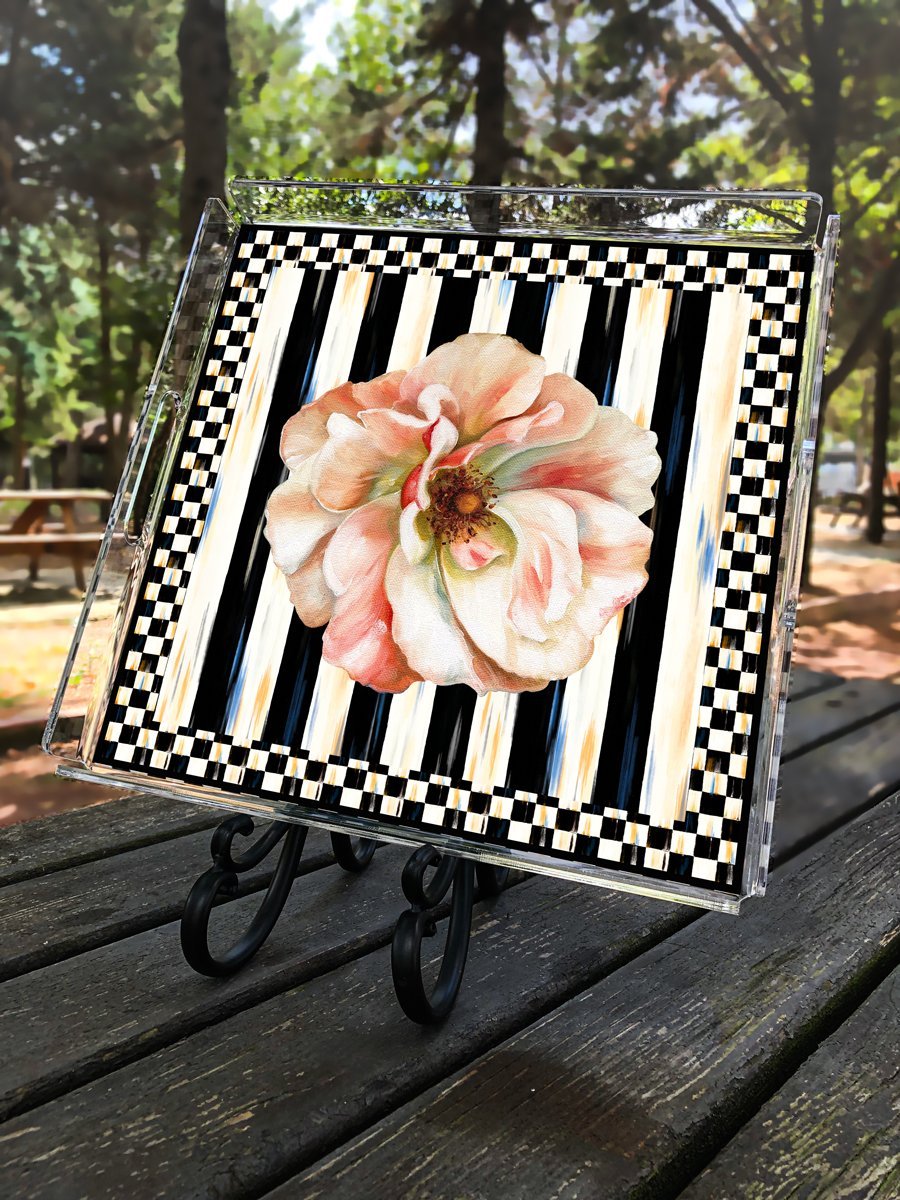 Checkered Flower Pattern Tray