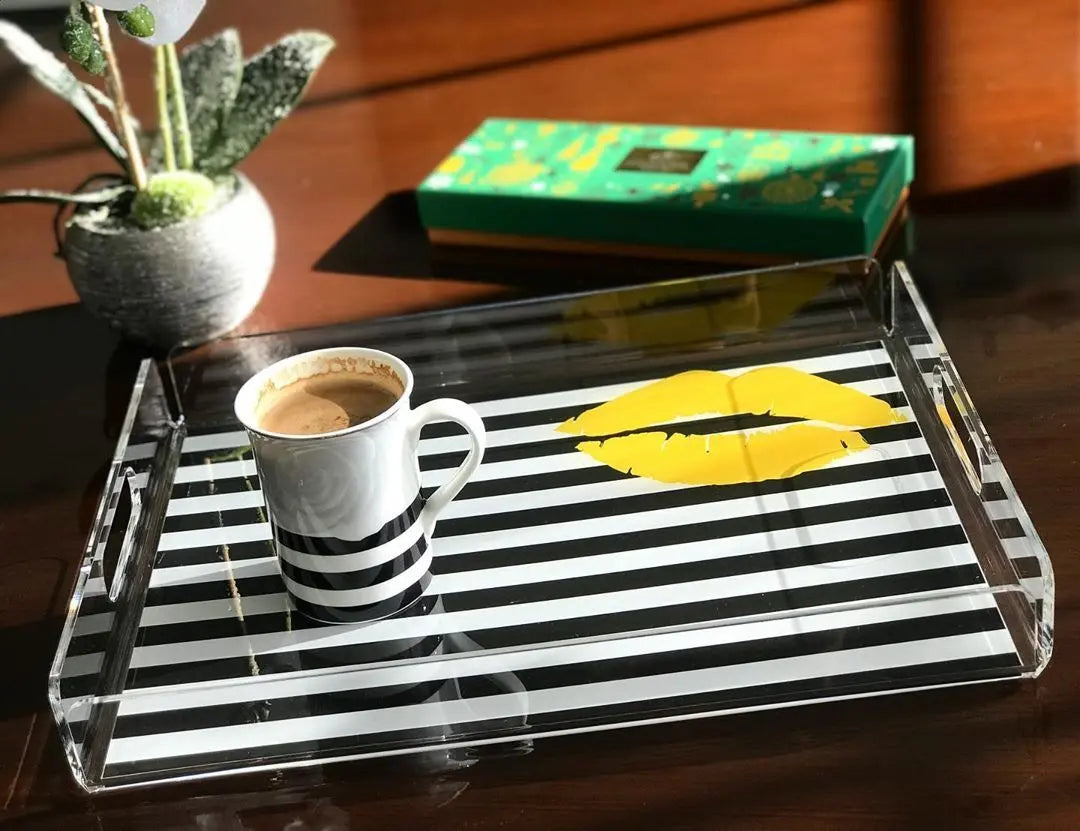 Lips Desenli Pleksi Tepsi QueenBeeIstanbul