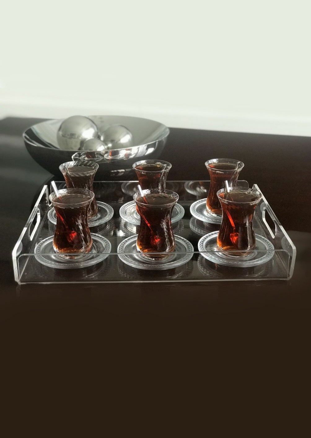 Şeffaf Pleksi Tepsi - QueenBeeIstanbul